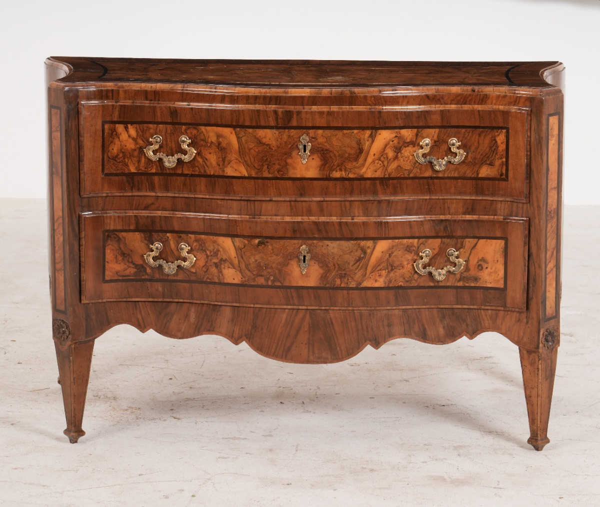 Commode à Façade Et Côtés Galbés.  Padoue Vicence XVIIIe Siècle-photo-3