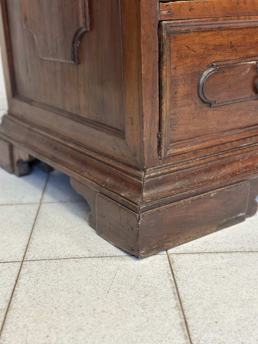 Walnut Chest Of Drawers. Bologna City. 17th Century-photo-4