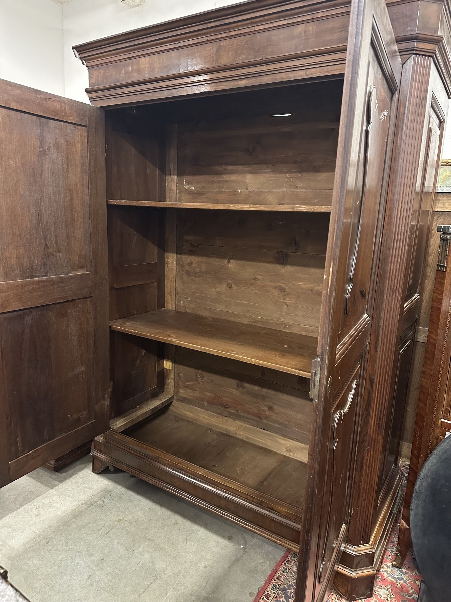 Lombard Wardrobe In Walnut With Rusticated Front. First Half Of The 19th Century-photo-3