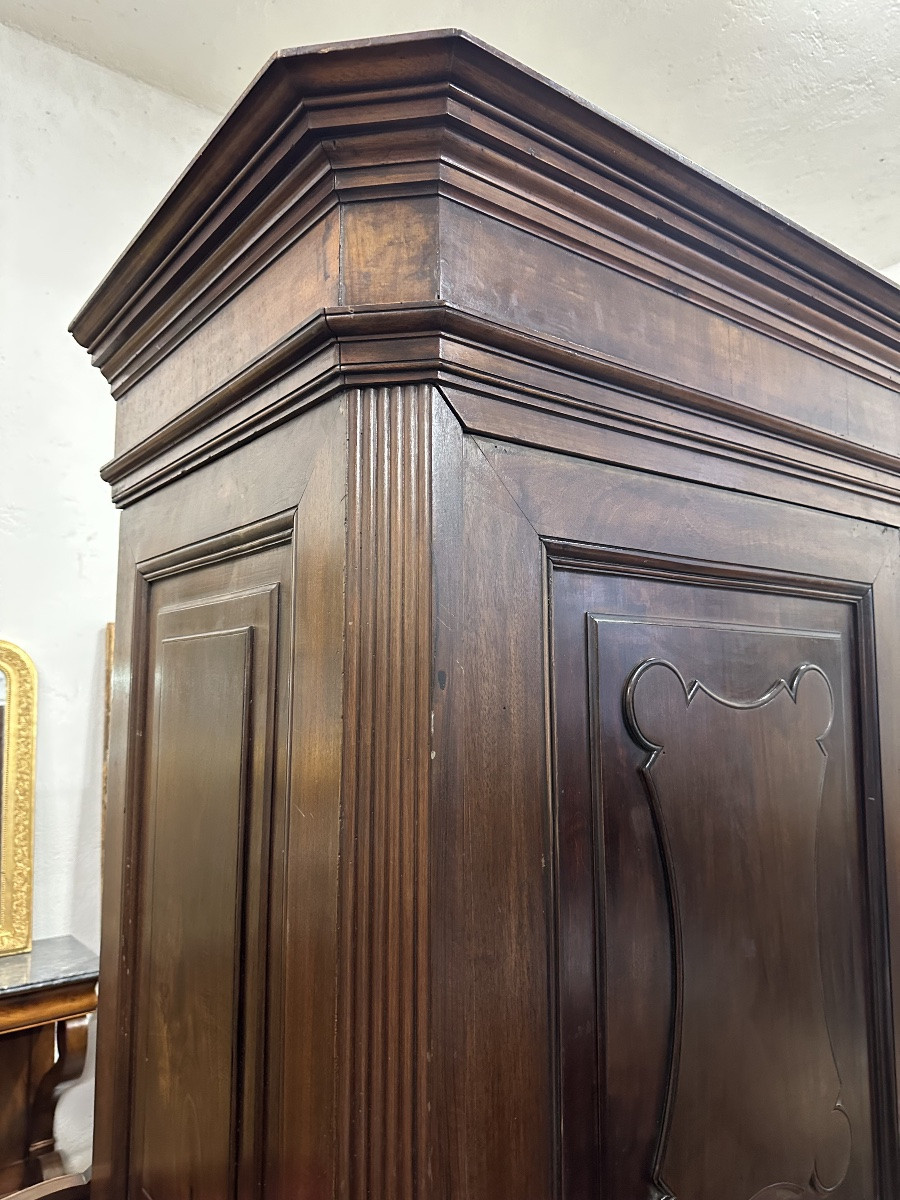 Lombard Wardrobe In Walnut With Rusticated Front. First Half Of The 19th Century-photo-3