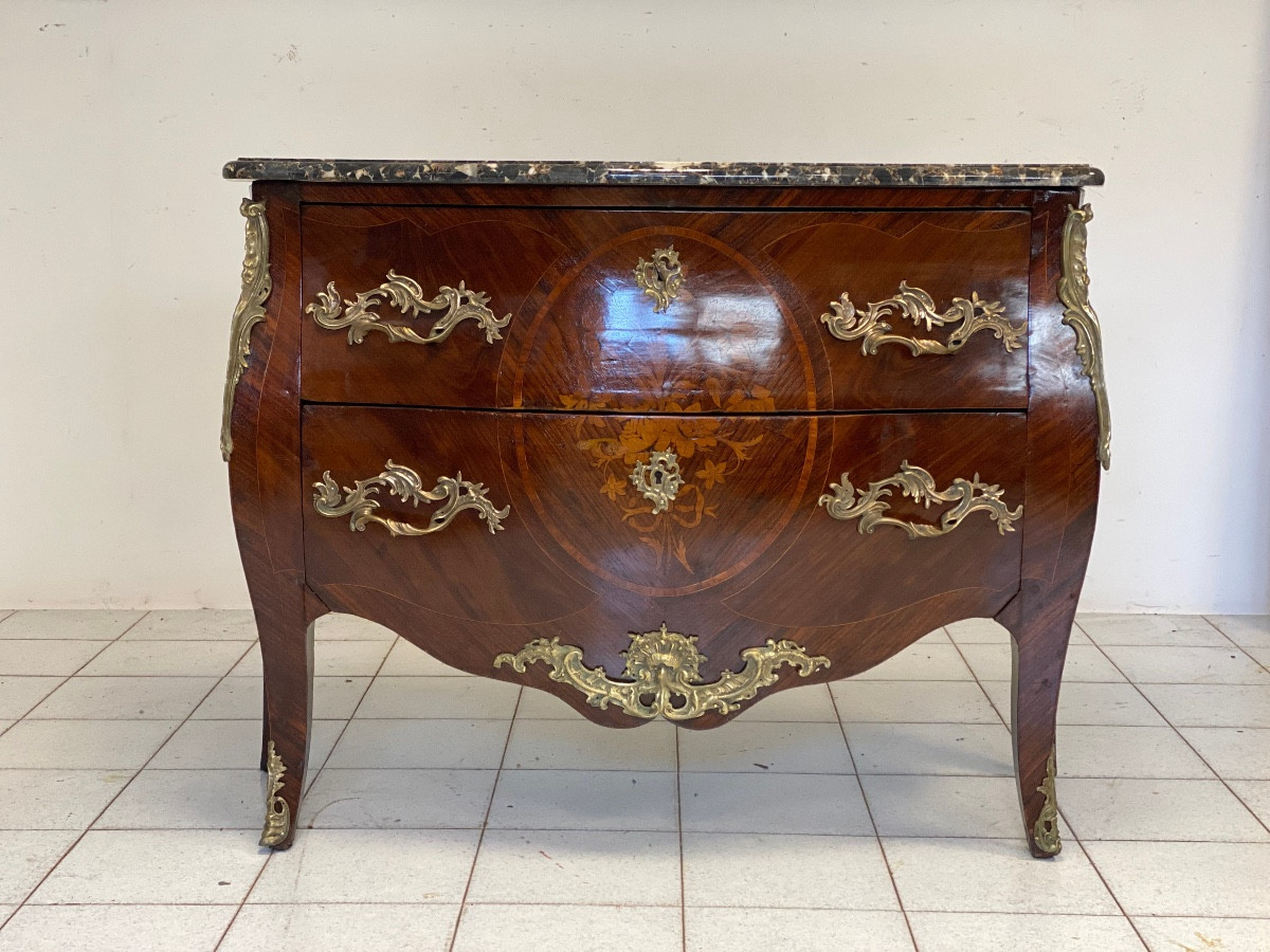 Curved Chest Of Drawers With Napoleon III Front And Sides, 1800s