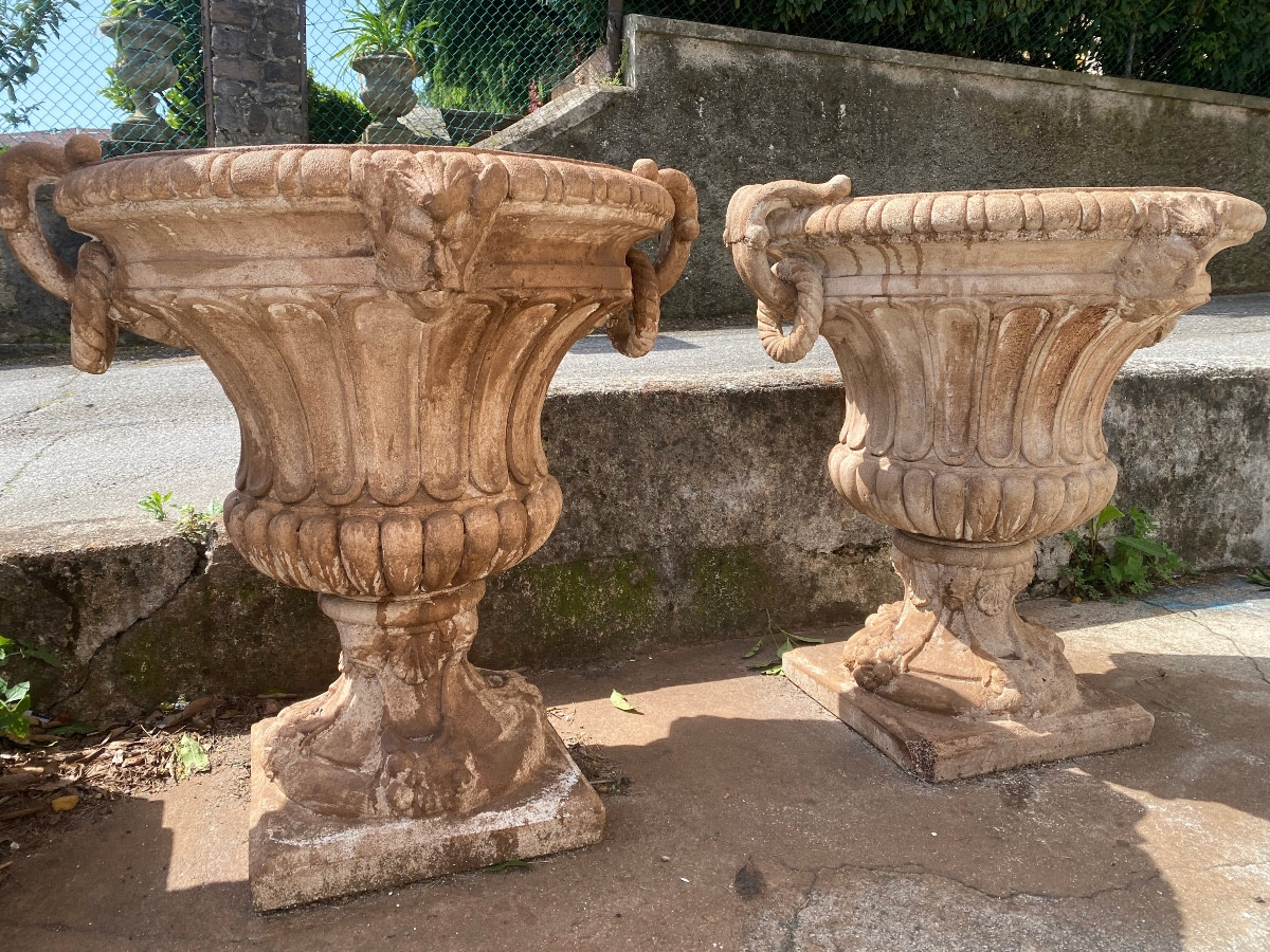 Paire de grands vases en terrazzo du XXe siècle 