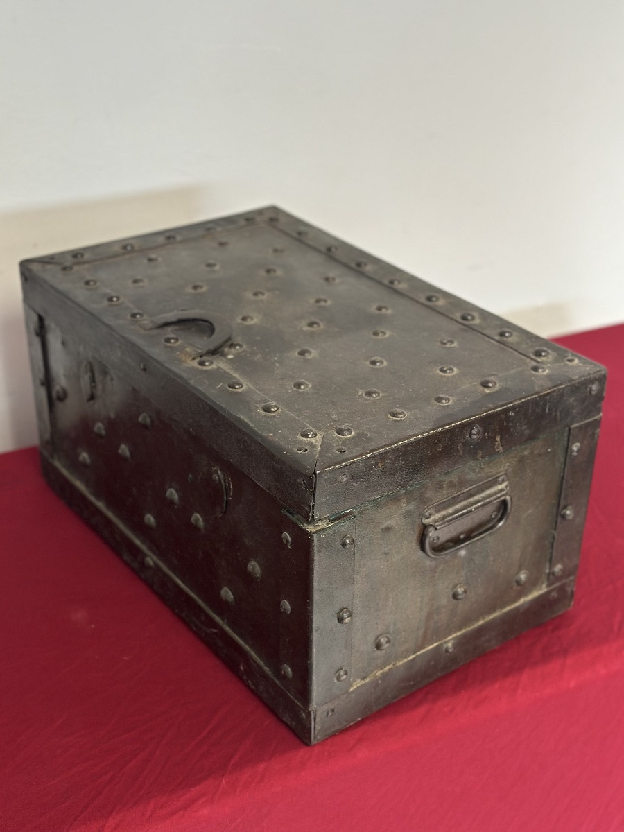 Antique Wrought Iron Chest From The 19th Century-photo-2