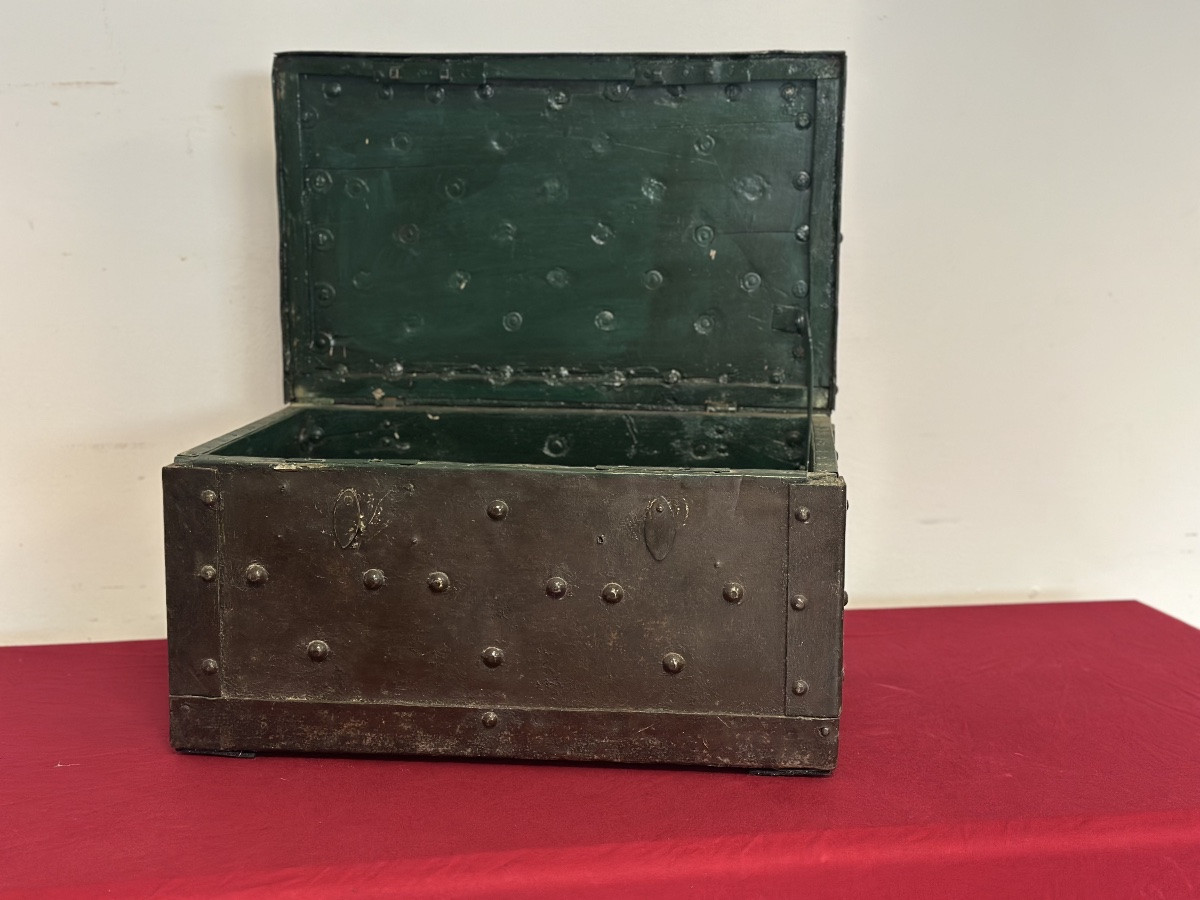 Antique Wrought Iron Chest From The 19th Century-photo-5