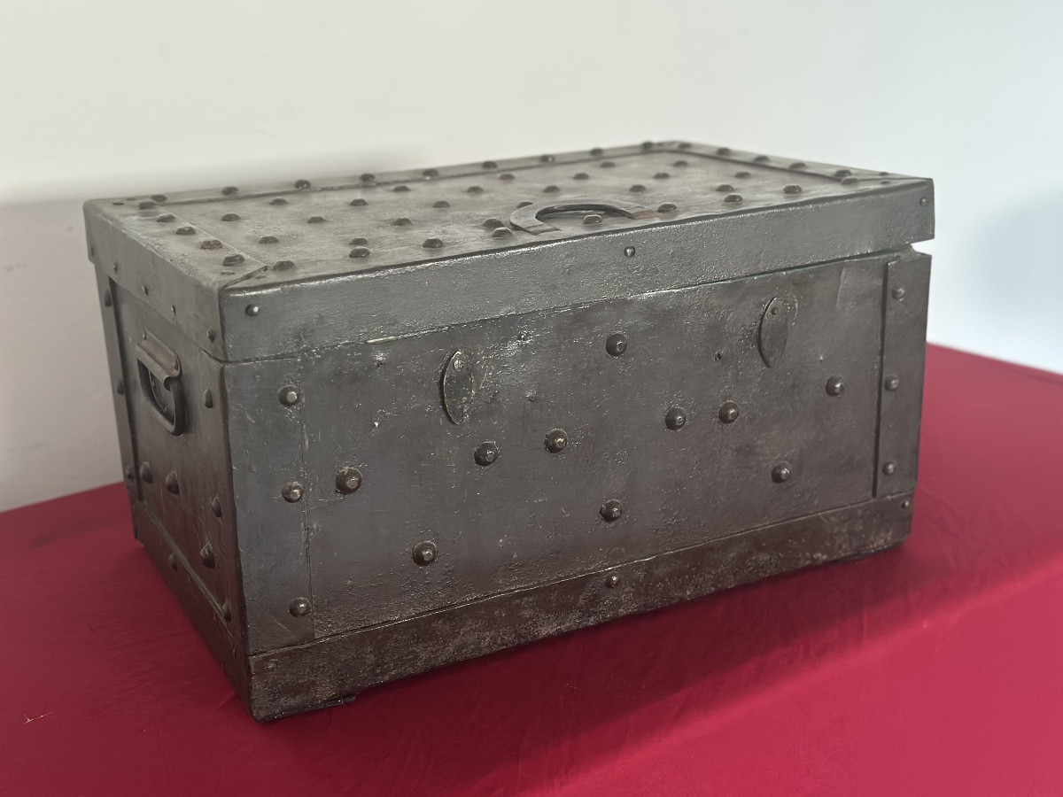 Antique Wrought Iron Chest From The 19th Century-photo-8