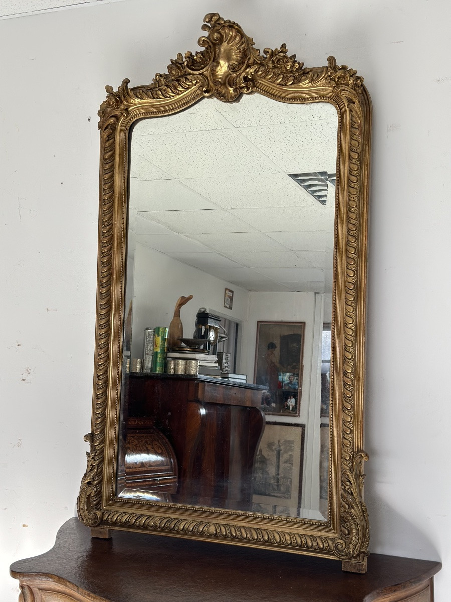 Miroir lombard sculpté et doré du XIXe siècle. 145 x 83 cm. Restauré.-photo-2