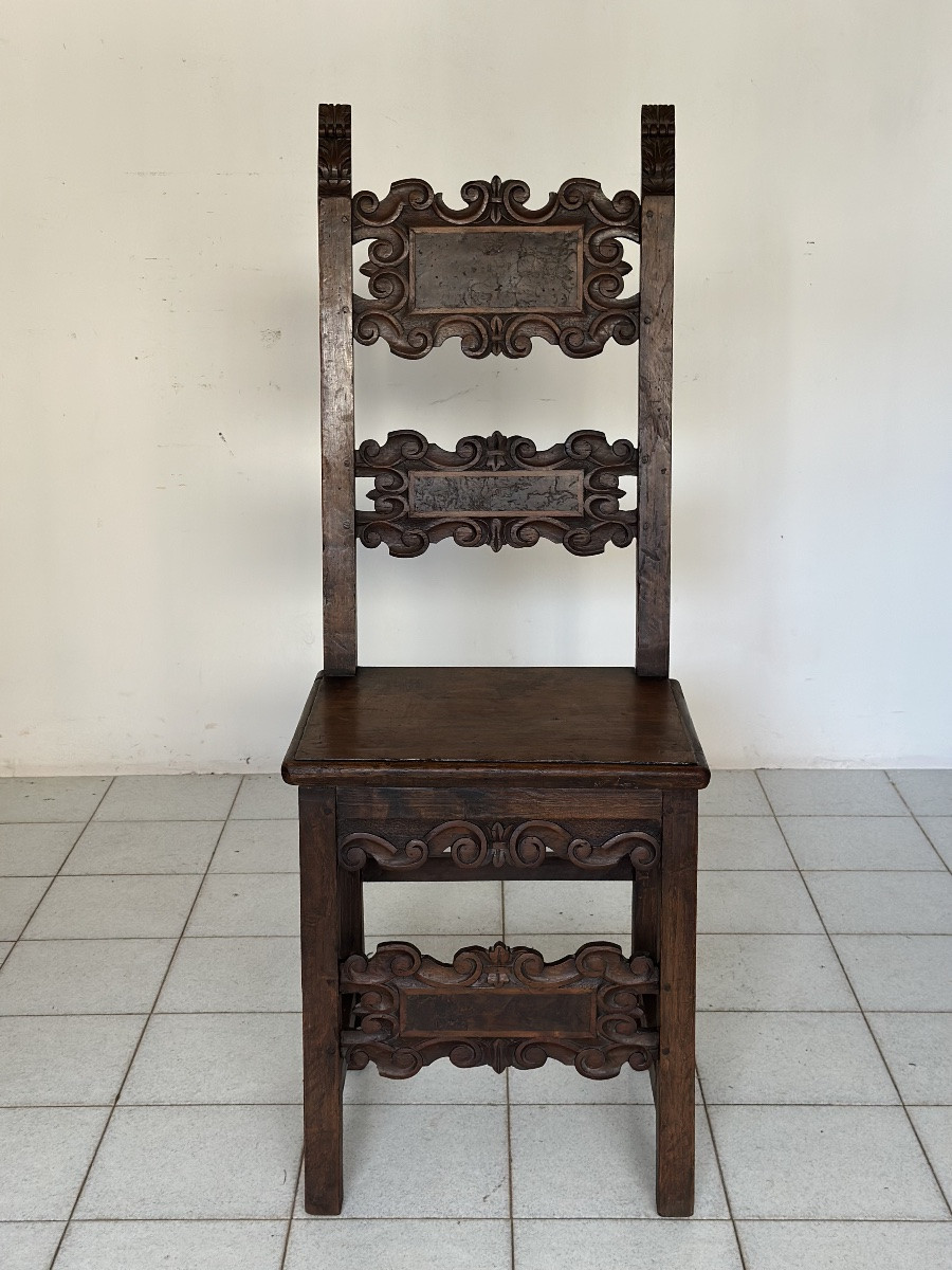 Louis XIV Carved Walnut Satchel Chair. Lombardy, 17th Century.-photo-2