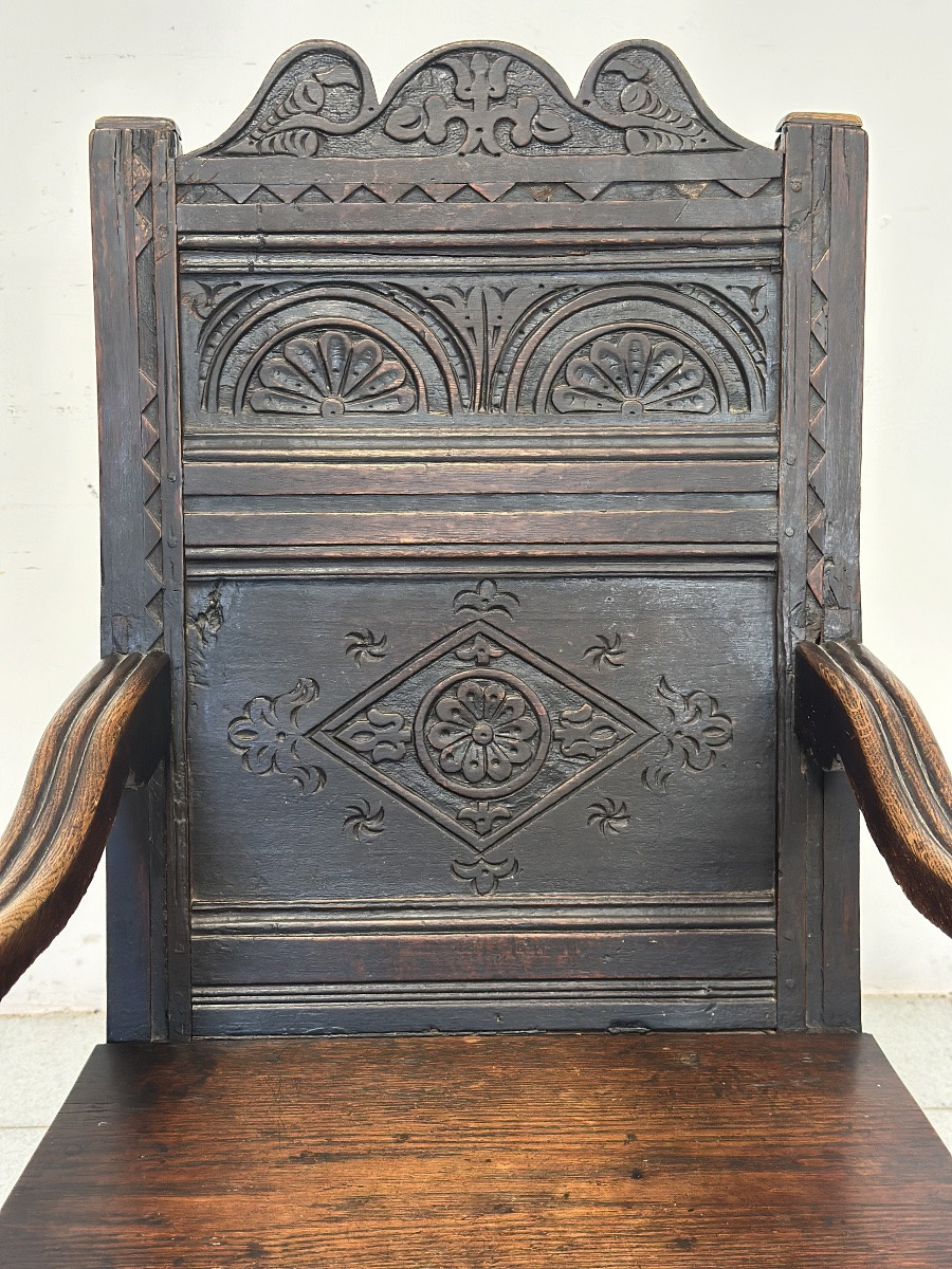 Fauteuil jacobéen. Royaume-Uni, XVIIIe siècle.-photo-2