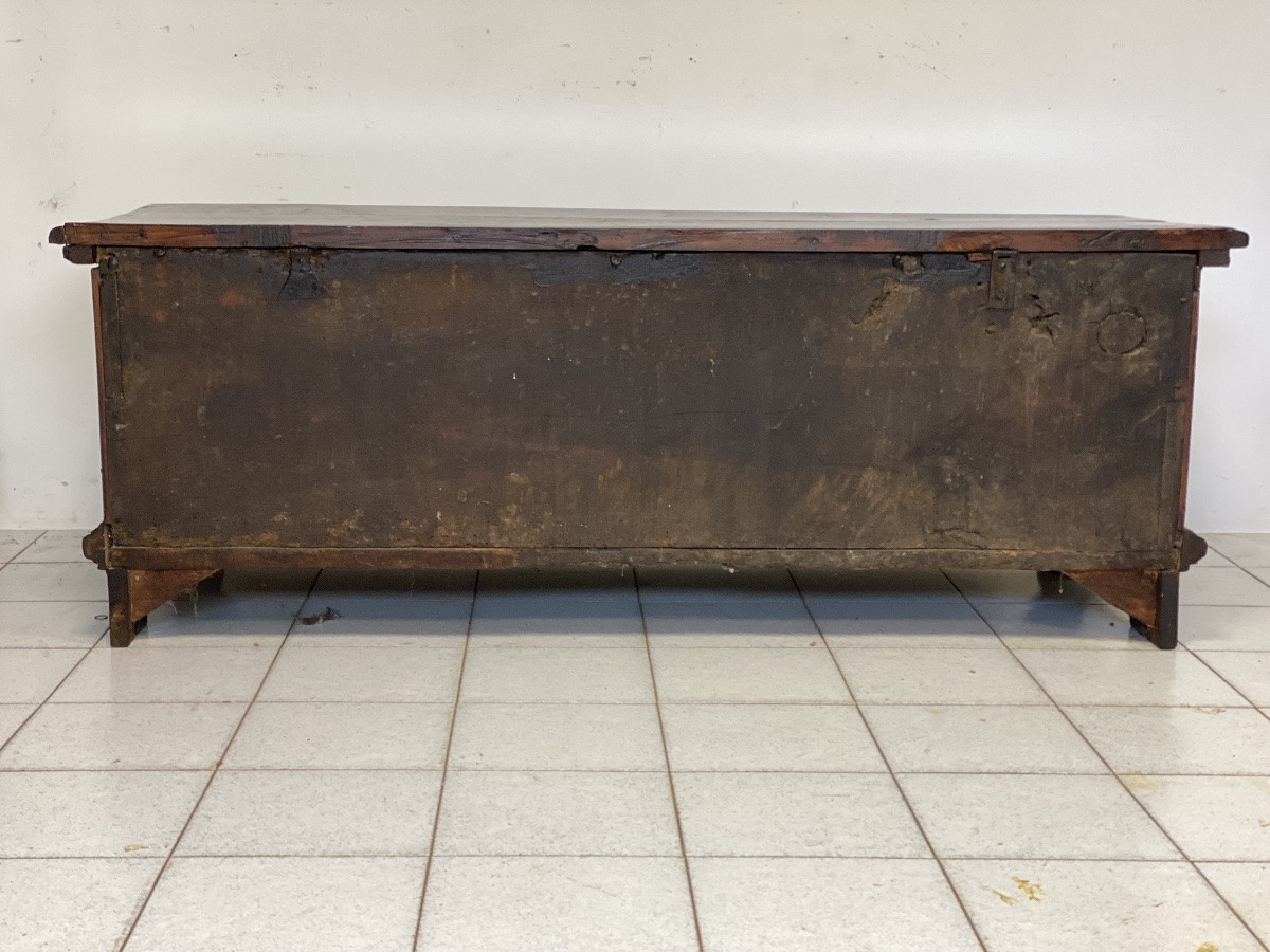 Lombard Walnut Chest. 17th Century-photo-7