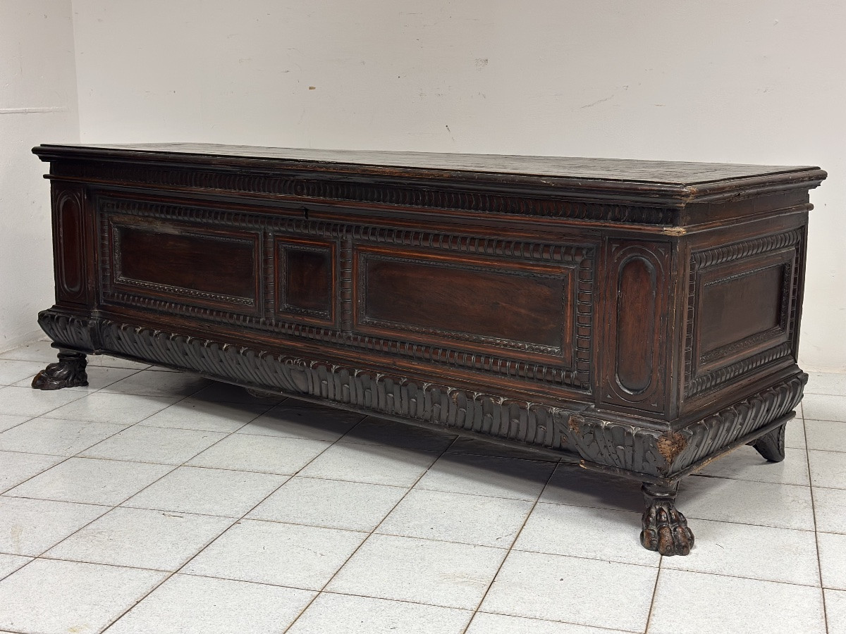 Walnut Chest. Emilia Tuscany Louis XIV Period 17th Century-photo-1