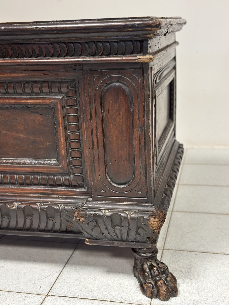 Walnut Chest. Emilia Tuscany Louis XIV Period 17th Century-photo-6