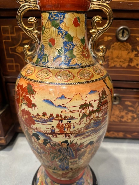 Vase en porcelaine peinte et dorée. Japon, XXe siècle.-photo-6