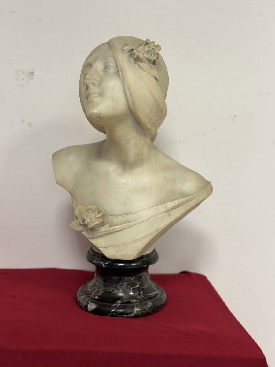 Buste en marbre de Carrare. Le beau florentin Emilio Fiaschi, 1858. 1941.