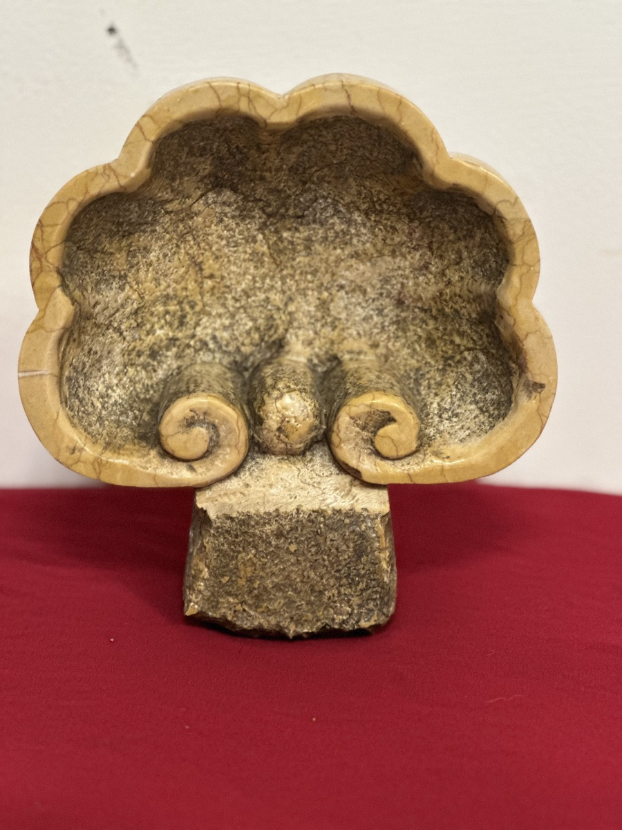 Holy Water Stoup In Yellow Siena Marble. 19th Century-photo-2