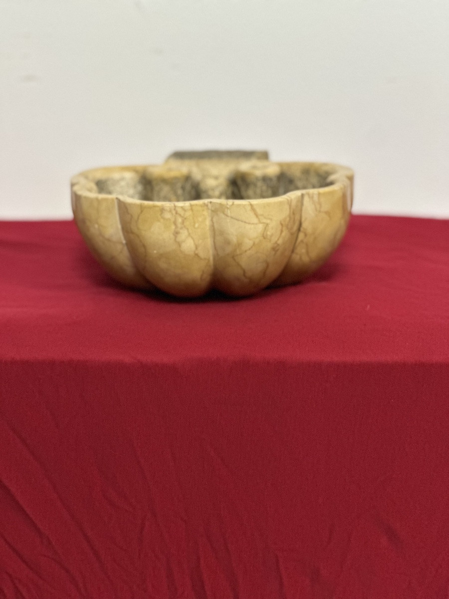 Holy Water Stoup In Yellow Siena Marble. 19th Century-photo-3