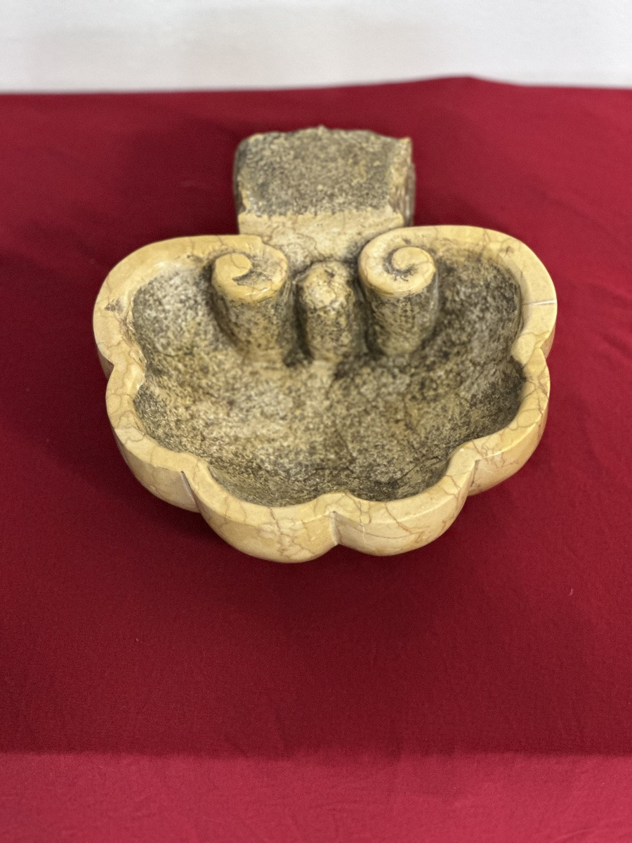 Holy Water Stoup In Yellow Siena Marble. 19th Century-photo-4