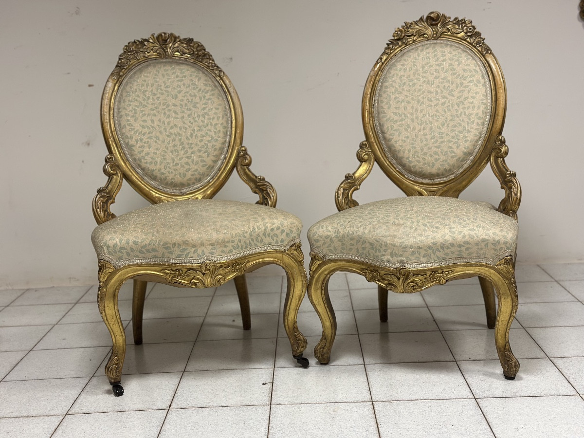 Paire de fauteuils en bois sculpté et doré. XIXe siècle.