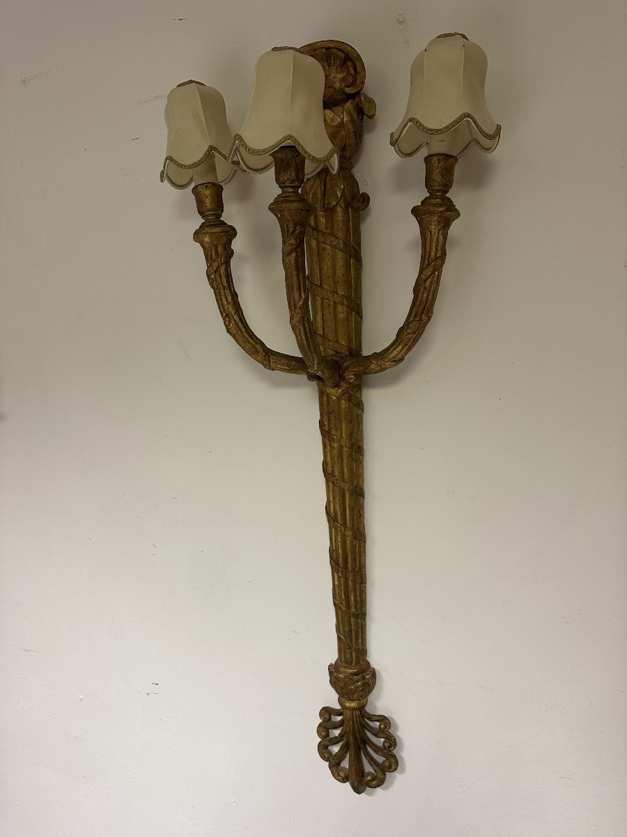 Grande applique murale Louis XVI en bois sculpté et doré-photo-3
