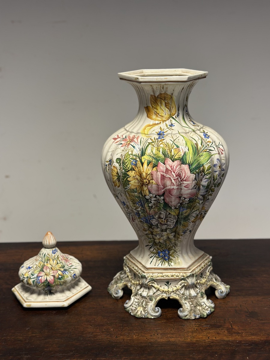 Vase en faïence peinte. Bassano, début du XXe siècle.-photo-5