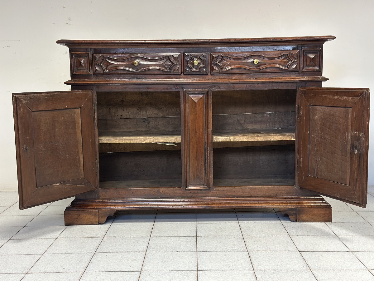 Walnut Sideboard. Liguria / Piedmont / Early 18th Century-photo-6