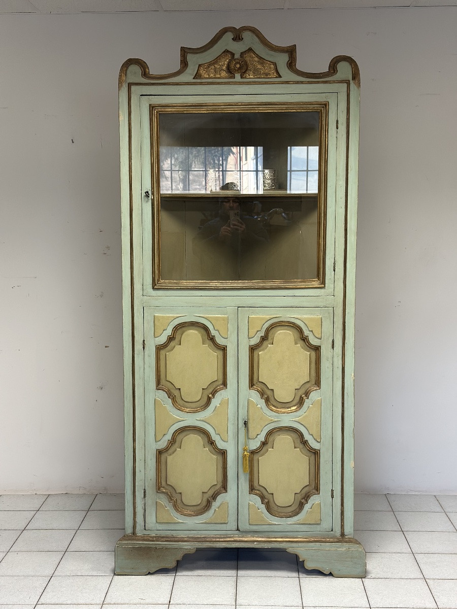 Tuscan Gold Lacquered Display Corner Cabinet From The Early 19th Century-photo-1