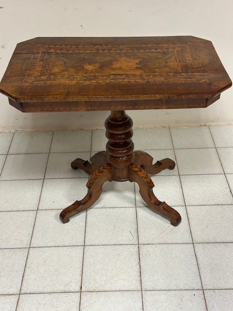 Inlaid Table. 19th Century Rolo.