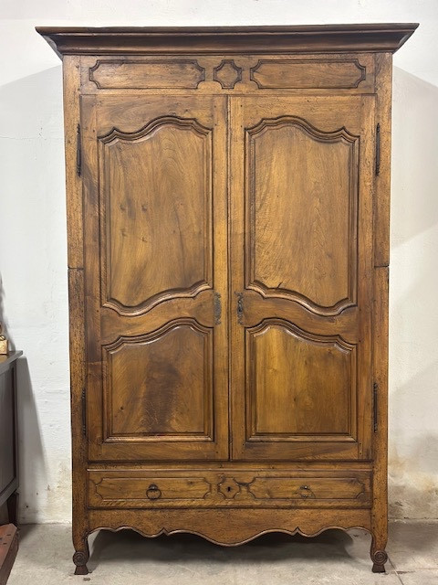 Provençal Walnut Wardrobe. 18th Century (restored)