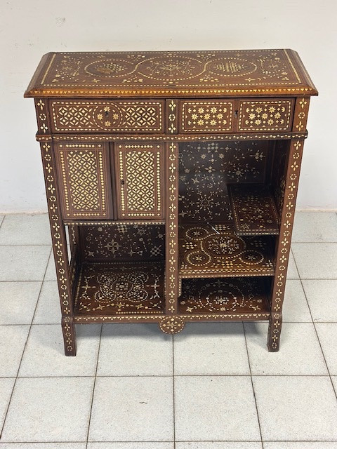 Buffet incrusté dans le style d'Adriano Brambilla. Milan, fin du XIXe siècle.-photo-8