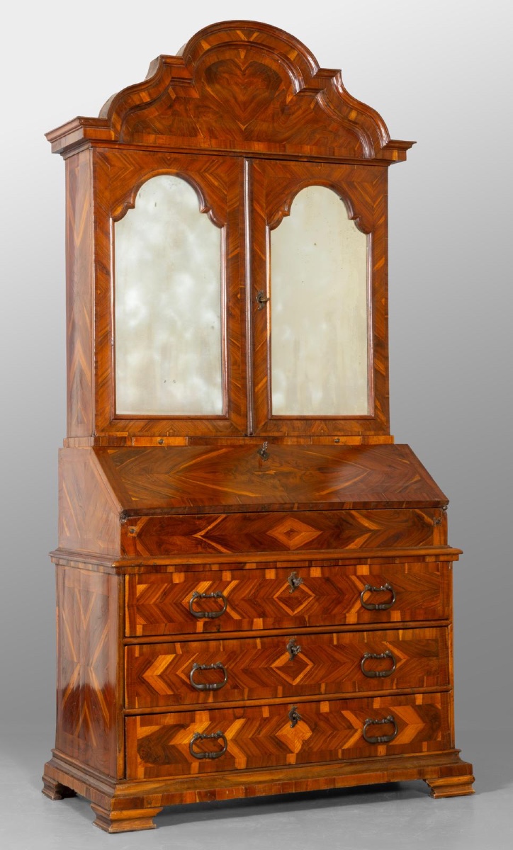 Trumeau plaqué de caroube. Venise, Louis XIV, début du XVIIIe siècle