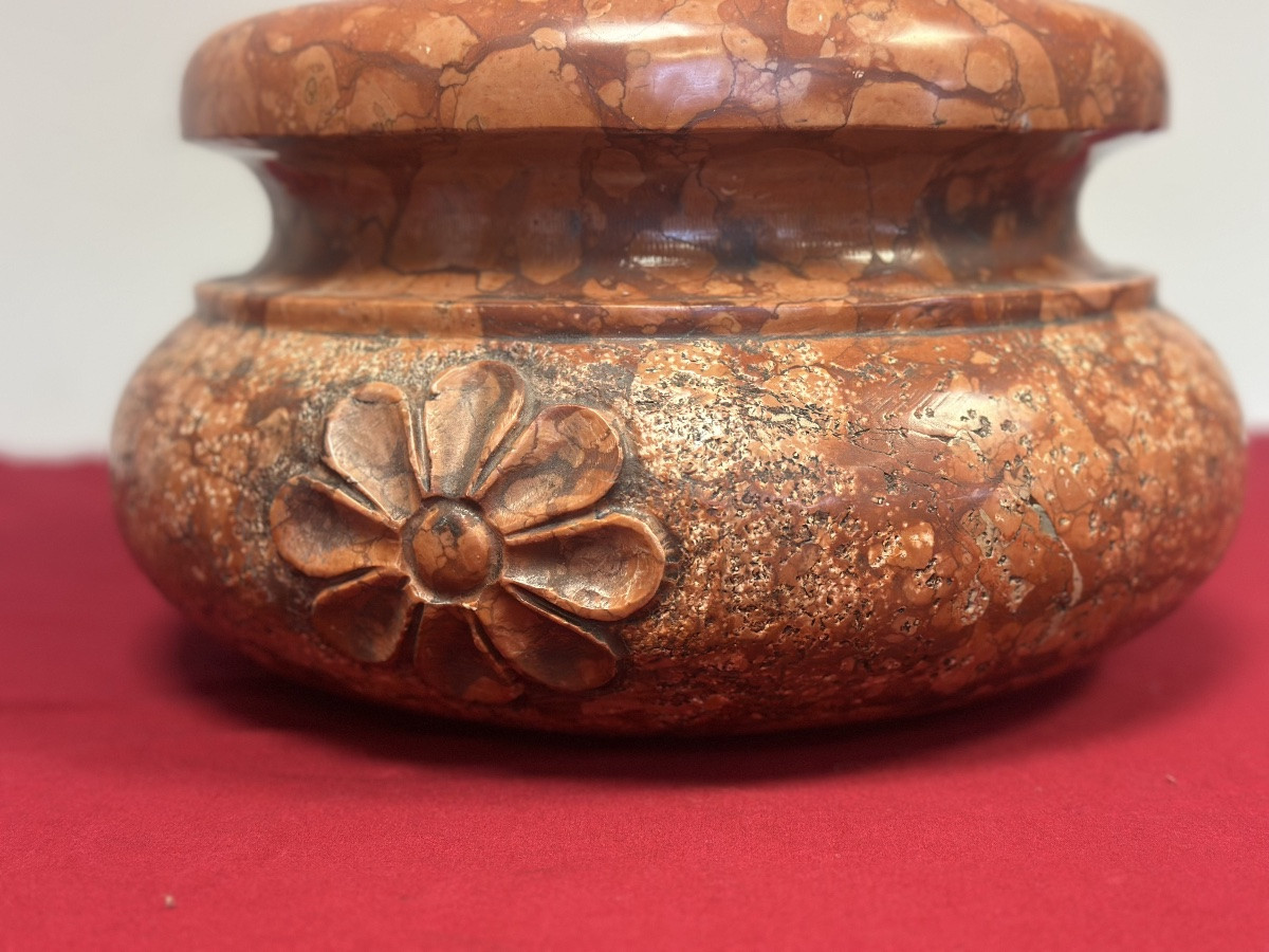 19th Century Imperial Red Marble Holy Water Stoup-photo-2