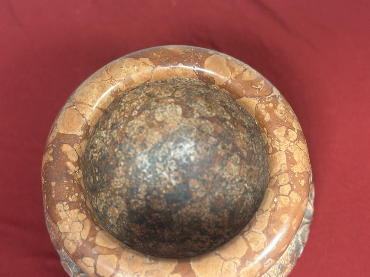 19th Century Imperial Red Marble Holy Water Stoup-photo-7