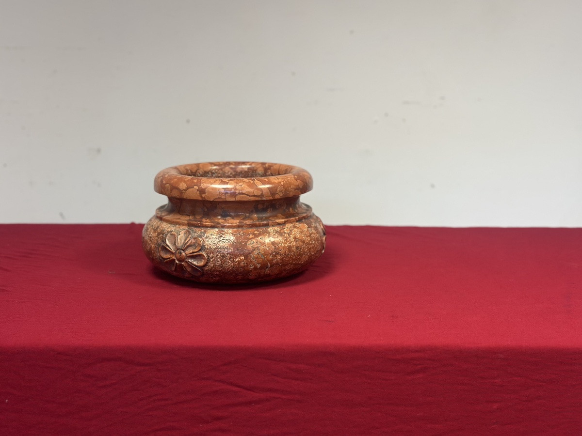 19th Century Imperial Red Marble Holy Water Stoup-photo-8