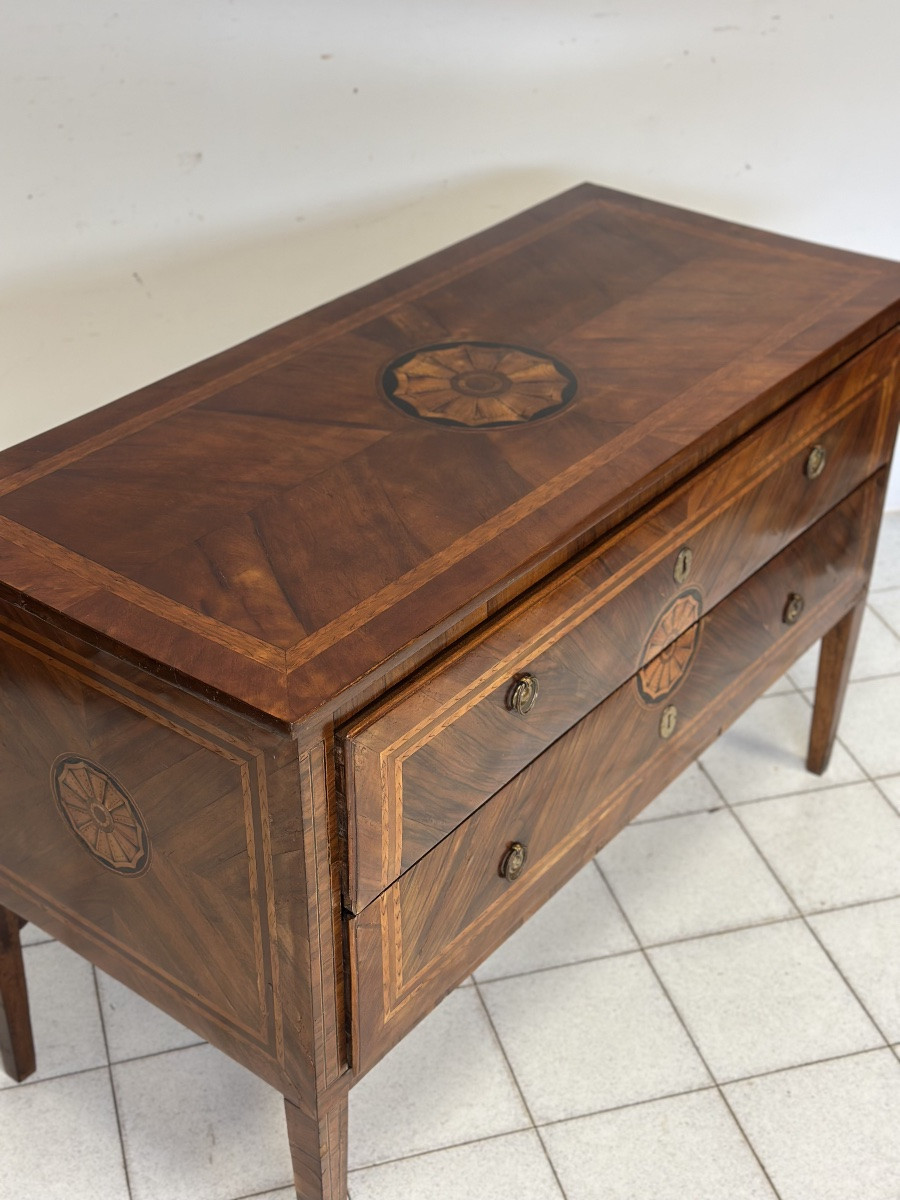 Commode Louis XVI à deux tiroirs. Emilia, XVIIIe siècle.-photo-3