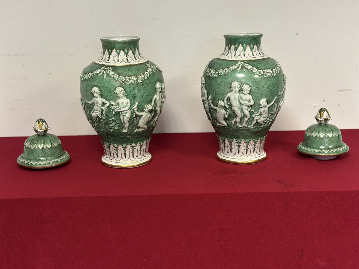 Pair Of Porcelain Vases With Lids. Capodimonte, Early 20th Century-photo-2