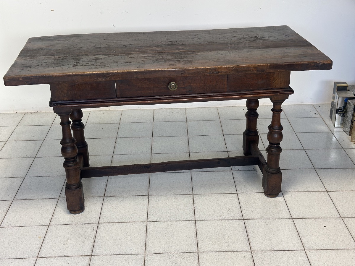 Bolognese Spindle-top Table In Walnut. 17th Century-photo-6