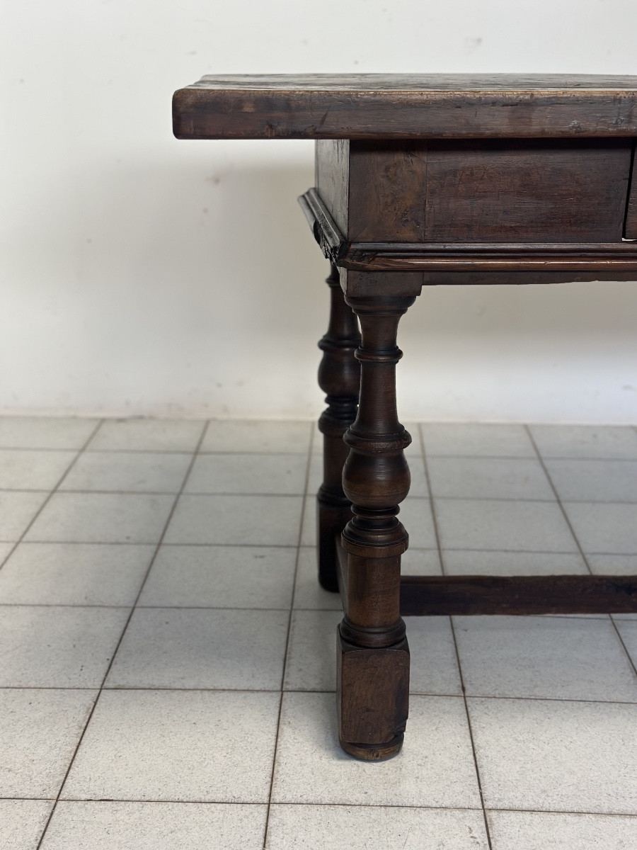 Bolognese Spindle-top Table In Walnut. 17th Century-photo-7