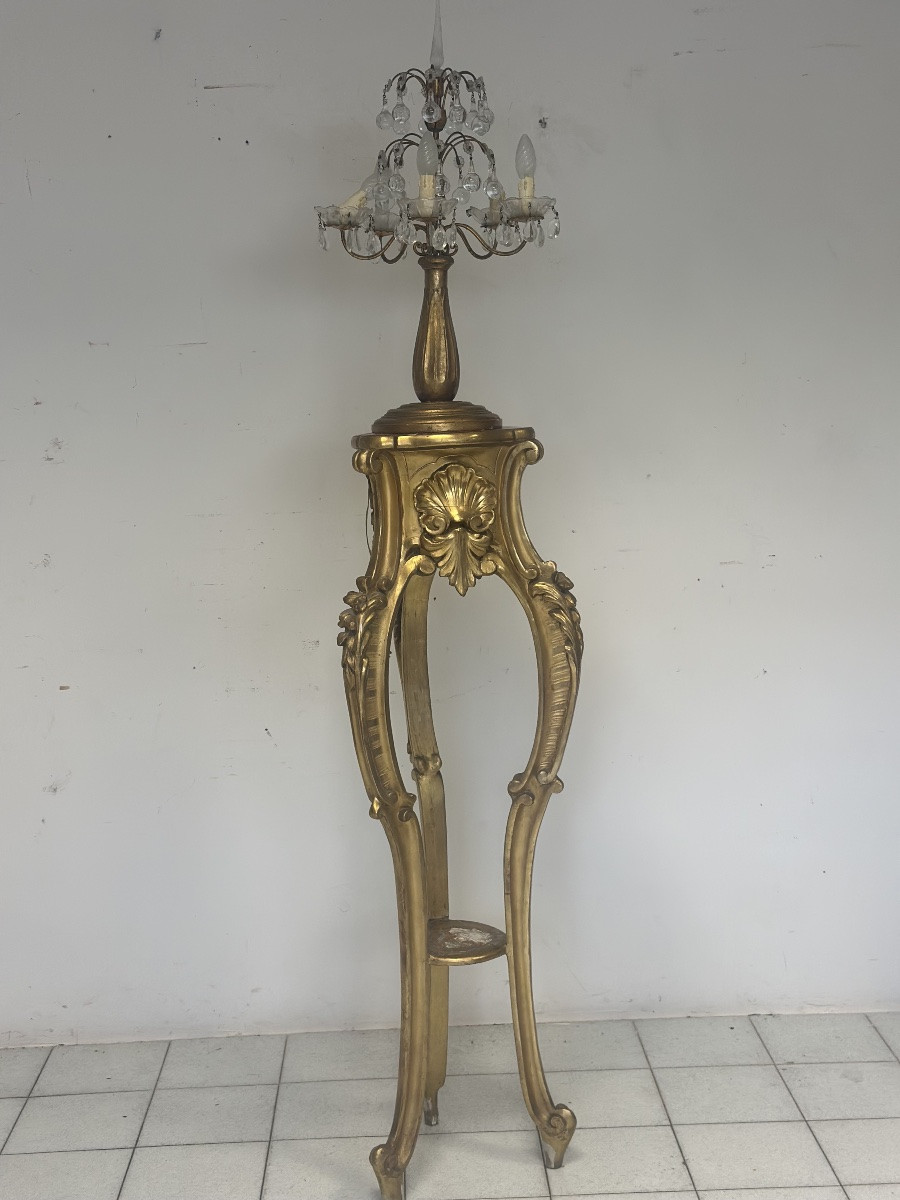 Lampadaire en bois sculpté et doré. Lombardie, XIXe siècle.-photo-1