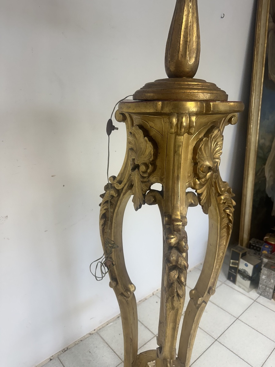 Lampadaire en bois sculpté et doré. Lombardie, XIXe siècle.-photo-8