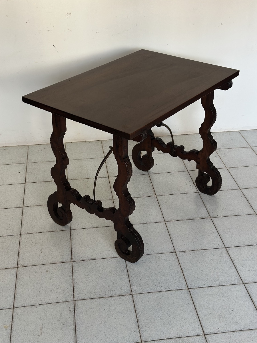 Walnut Side Table. Spain, 17th Century