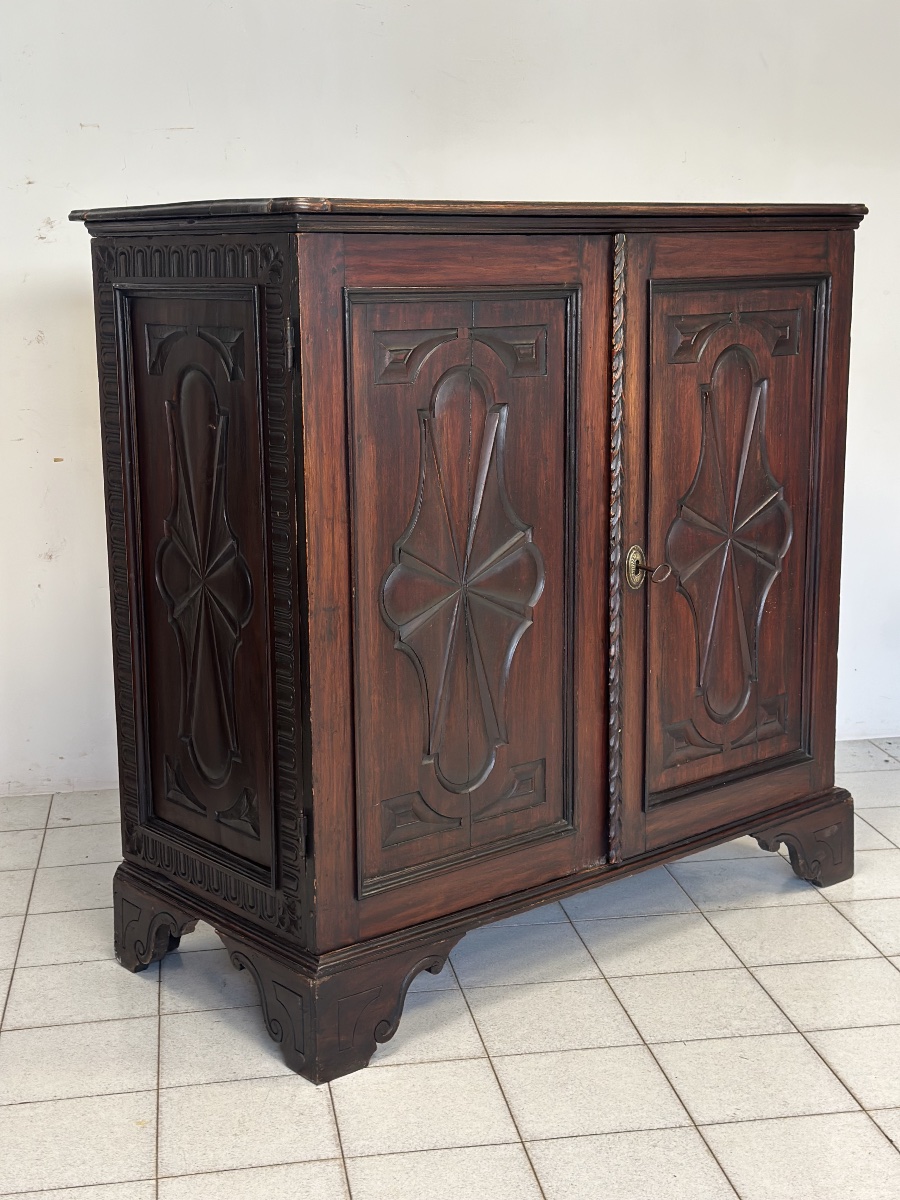 Demi-buffet-armoire. Gênes, style Louis XIV.-photo-2