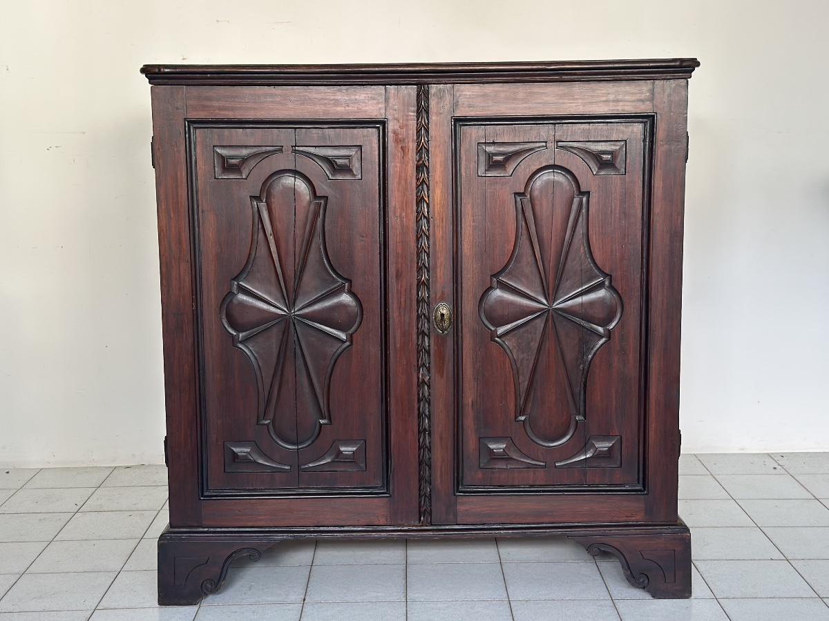 Demi-buffet-armoire. Gênes, style Louis XIV.-photo-1