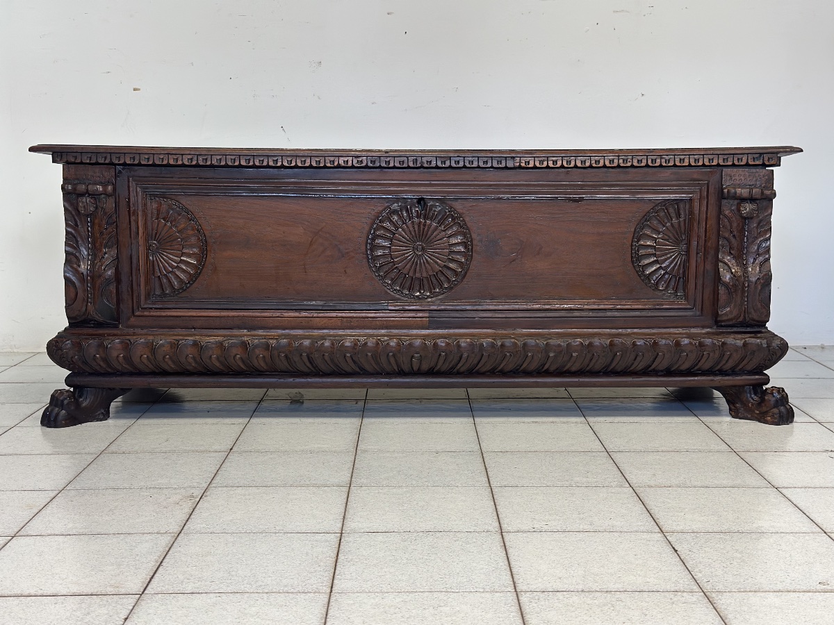 Carved Lombard Chest From Brescia, Early 17th Century-photo-1