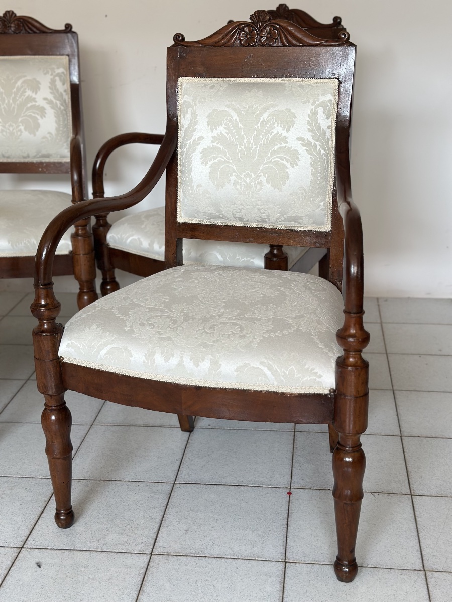 Ensemble de cinq fauteuils lombards d'époque Charles X en noyer. Première moitié du XIXe siècle-photo-3