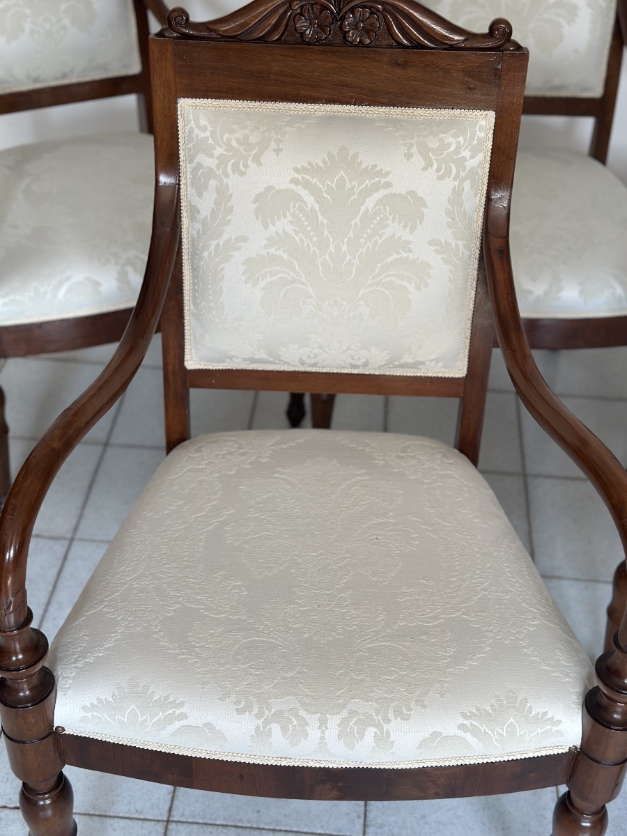 Ensemble de cinq fauteuils lombards d'époque Charles X en noyer. Première moitié du XIXe siècle-photo-4
