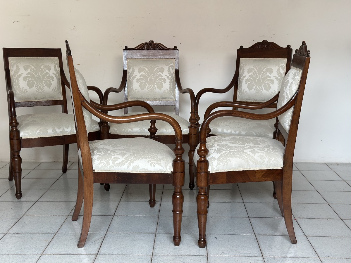 Ensemble de cinq fauteuils lombards d'époque Charles X en noyer. Première moitié du XIXe siècle-photo-6