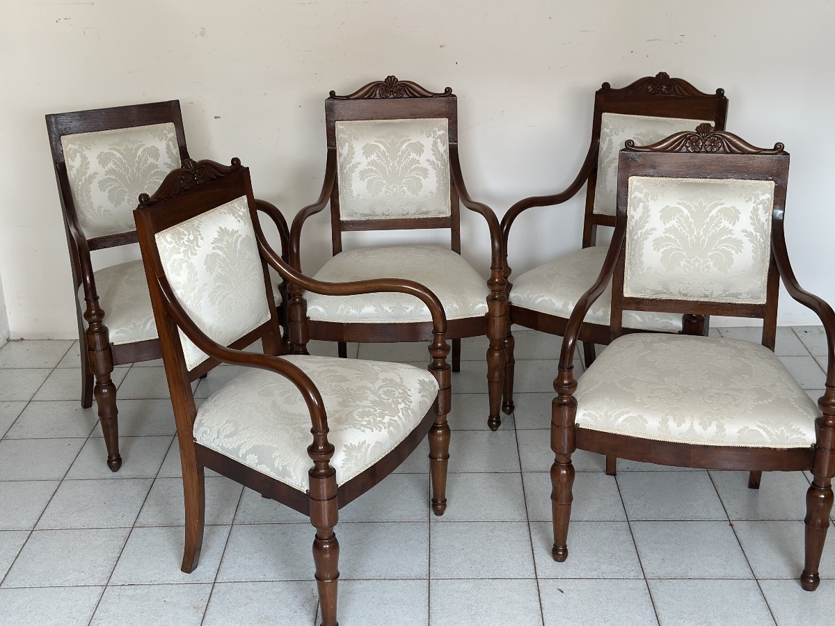 Ensemble de cinq fauteuils lombards d'époque Charles X en noyer. Première moitié du XIXe siècle-photo-8