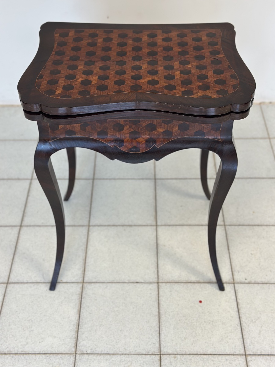 Petite table de jeu d'époque Charles X, en placage et marqueterie de bois divers ; XIXe siècle,-photo-8