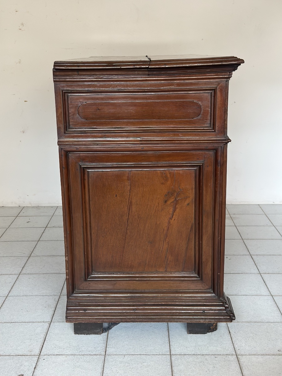 Canterano With Walnut Inlay. Tuscan Louis XIV 600-photo-4