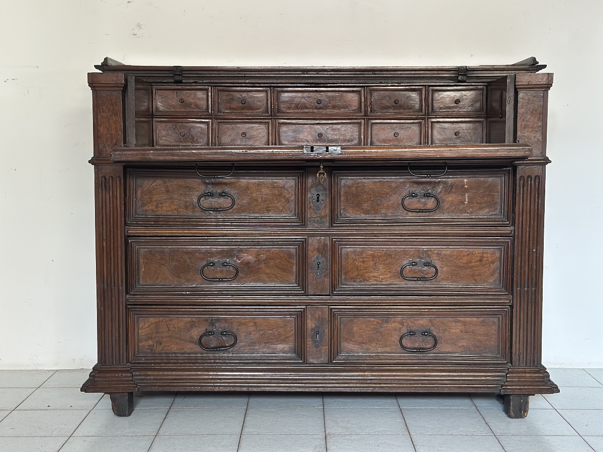 Canterano With Walnut Inlay. Tuscan Louis XIV 600