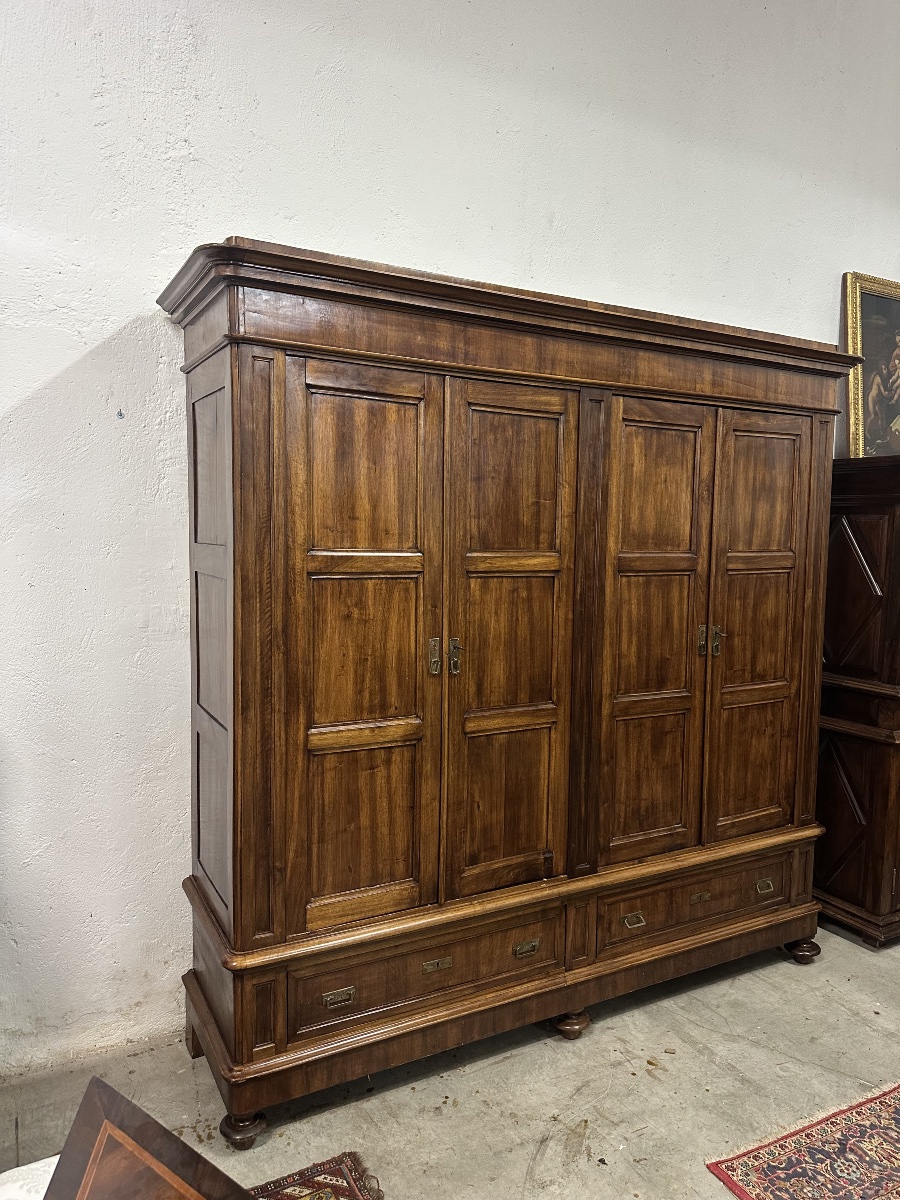 Four-door Lombard-style Carlo X Walnut Wardrobe. Milan, First Half Of The 19th Century-photo-3